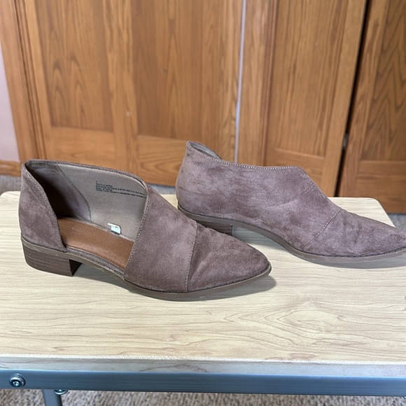 Taupe women's booties - Picture 2 of 6
